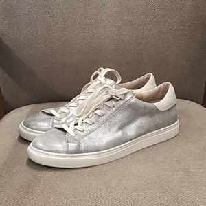 Lucky Brand Silver leather tie Luika Sneaker sz 10